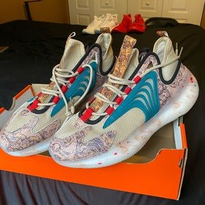 BRAND NEW MLO SNEAKERS